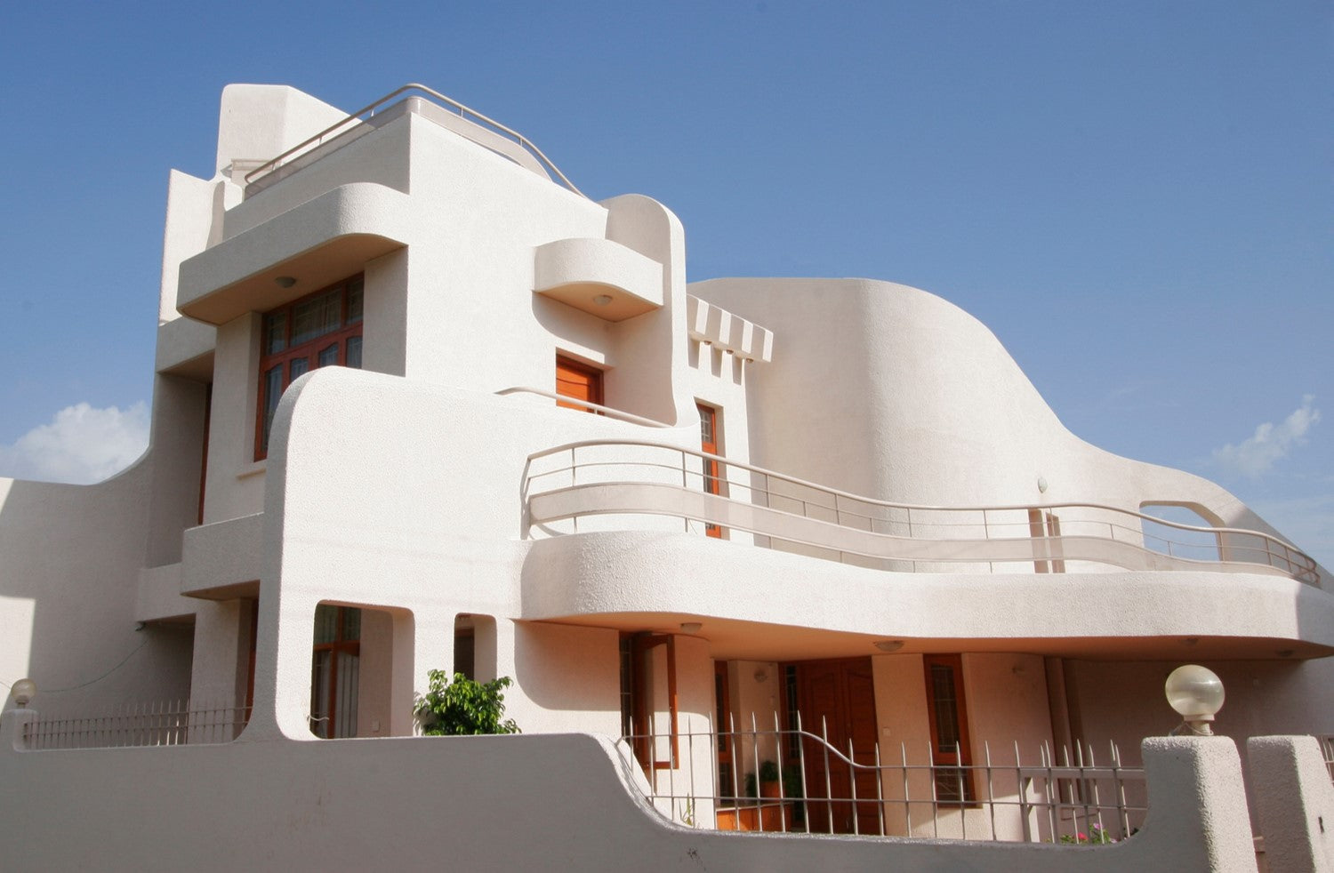 RAJAS-A free flowing House